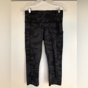Lululemon Crop Camo Print Legging